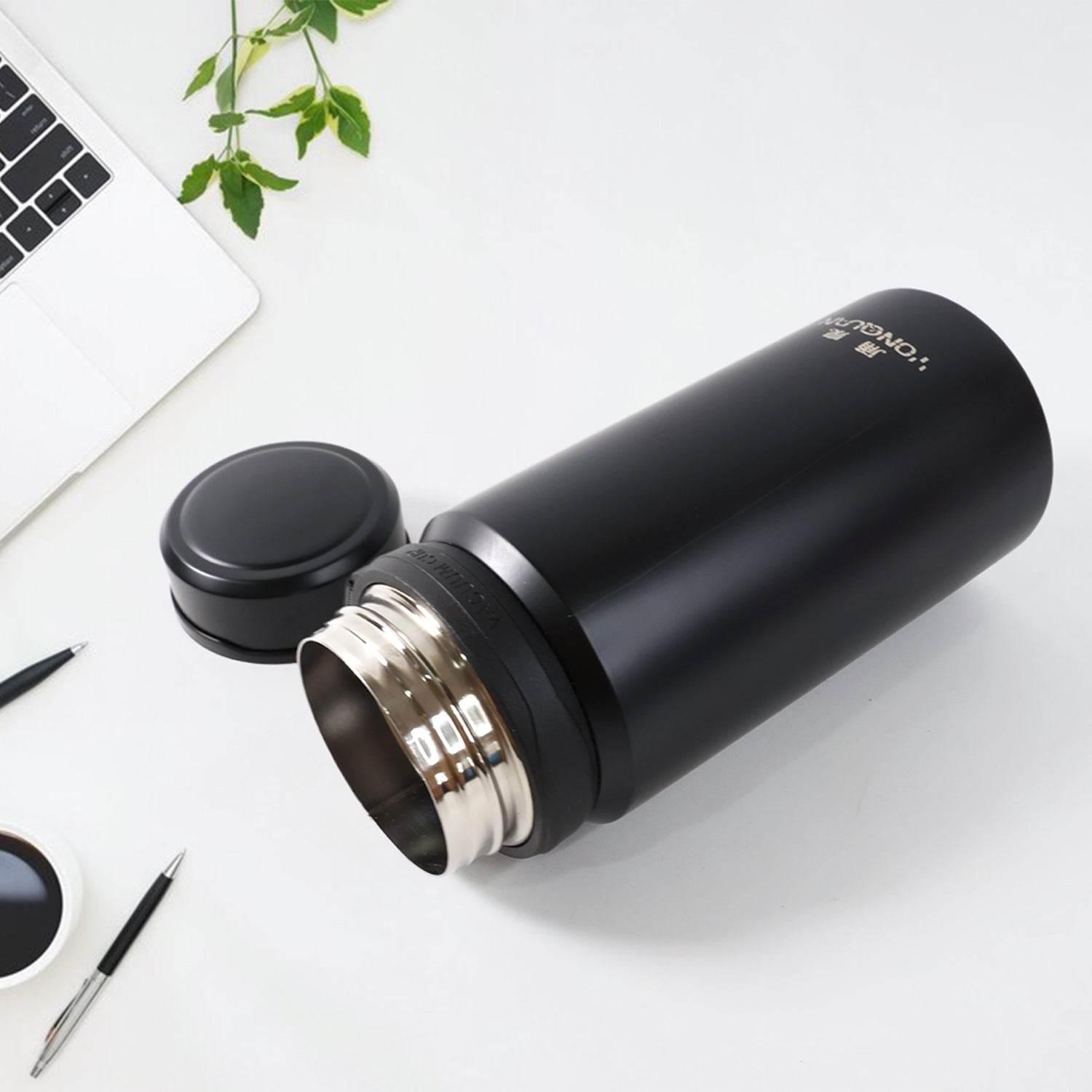 Stainless Steel Insulated Vacuum Bottle (600ml) - 9XShoppy